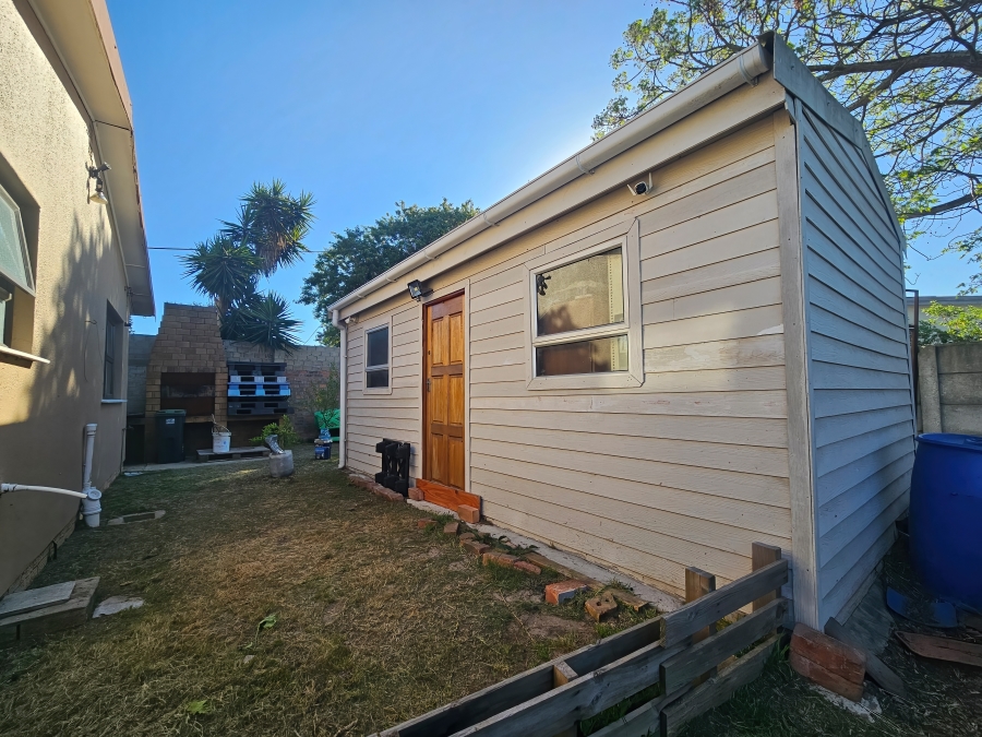 3 Bedroom Property for Sale in Peerless Park North Western Cape